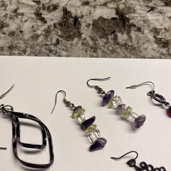 Lot Of 4 Costume Pierced Earrings Dangle - Some Bead - Picture 2 of 12